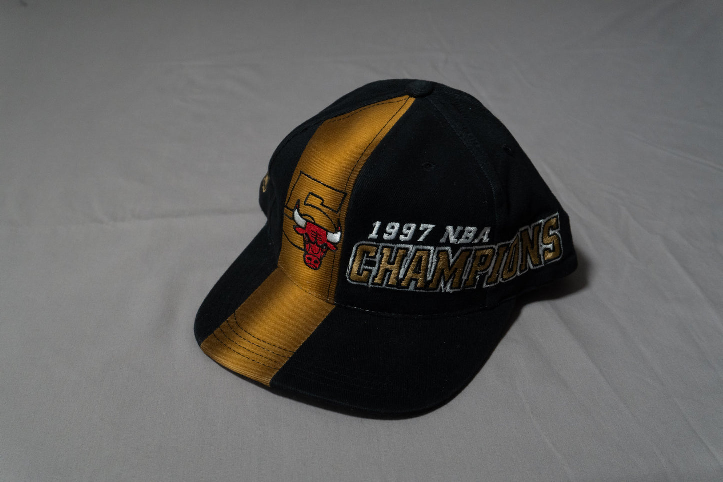 Chicago Bulls 1997 NBA Champions Sports Specialties Snapback DS